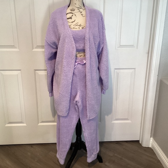 Weekending  Women 3 Piece Lounge Set, Size XL, Color Purple NEW - Picture 1 of 3
